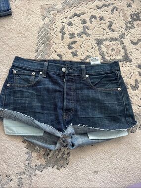 Levi's Women's 501 Straight Fit Cut Off Denim Blue Button Fly Shorts Sz 30